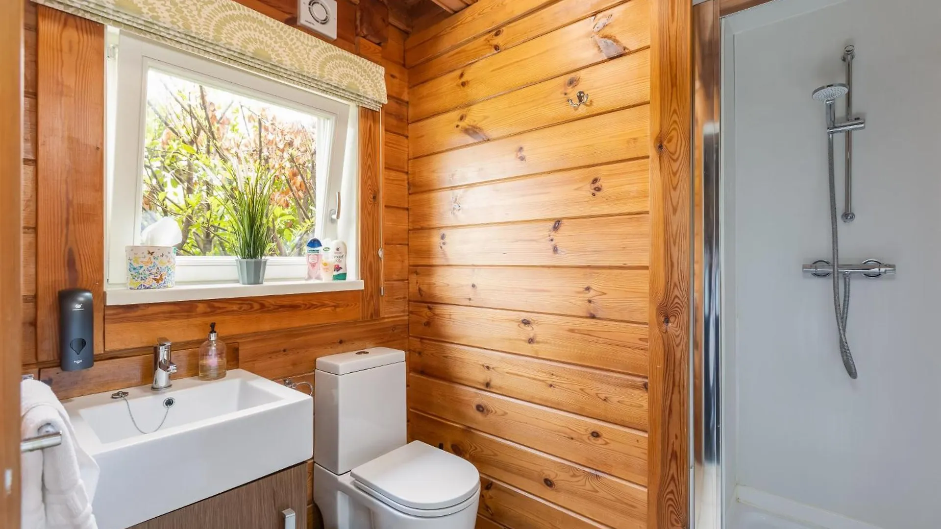 ת'ירסק Lake View Lodge With Hot Tub בריטניה