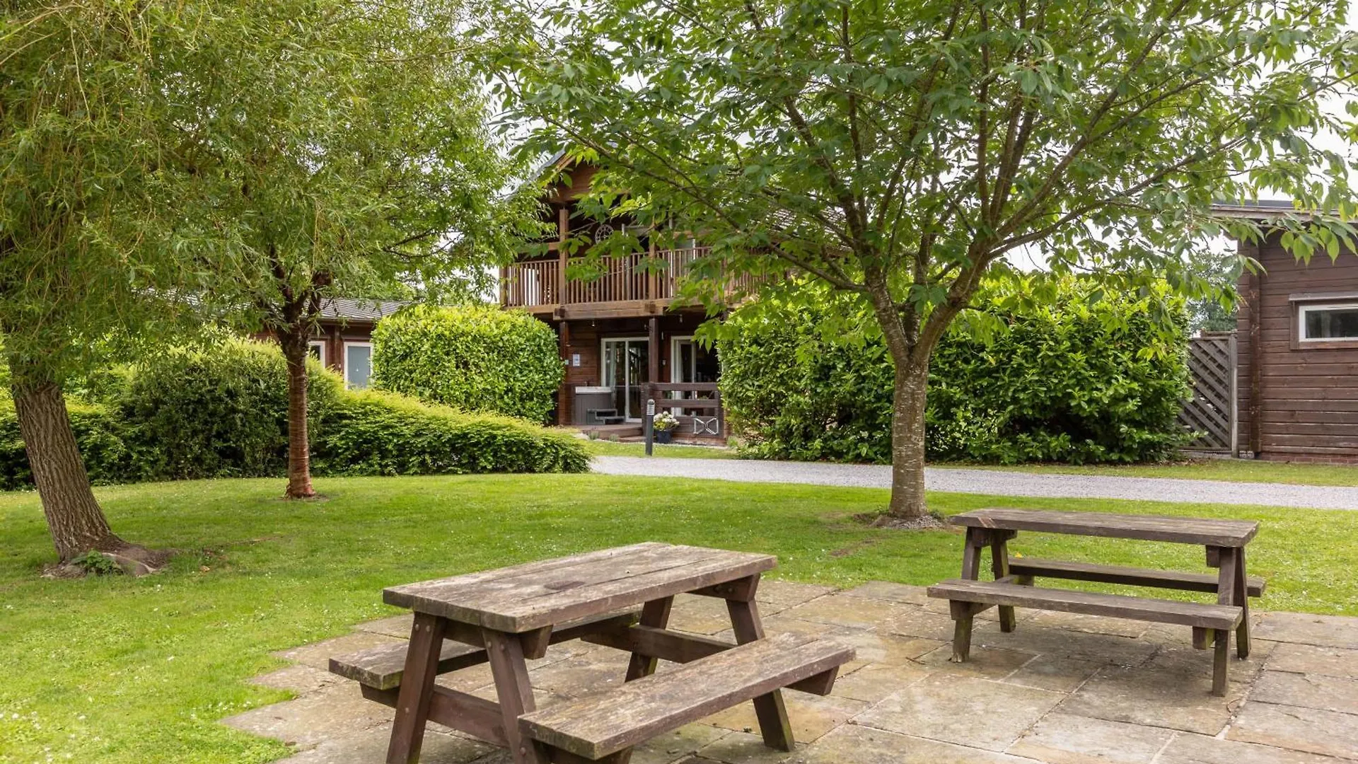 ת'ירסק Lake View Lodge With Hot Tub